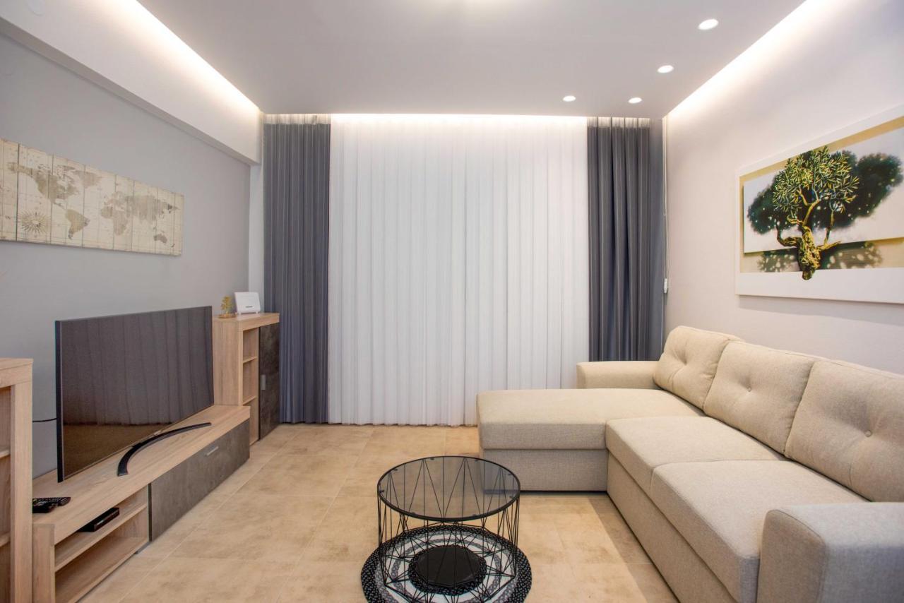 Appartement Comfy 1 Bedroom With Terrace And View